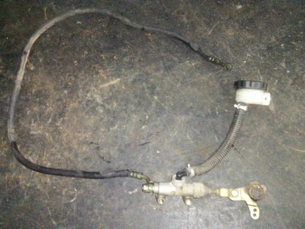 Chrome Hydraulic Master Cylinder For Kawasaki Vulcan VN800-2000 | 25mm Fit Right Front 11 thumbnail image