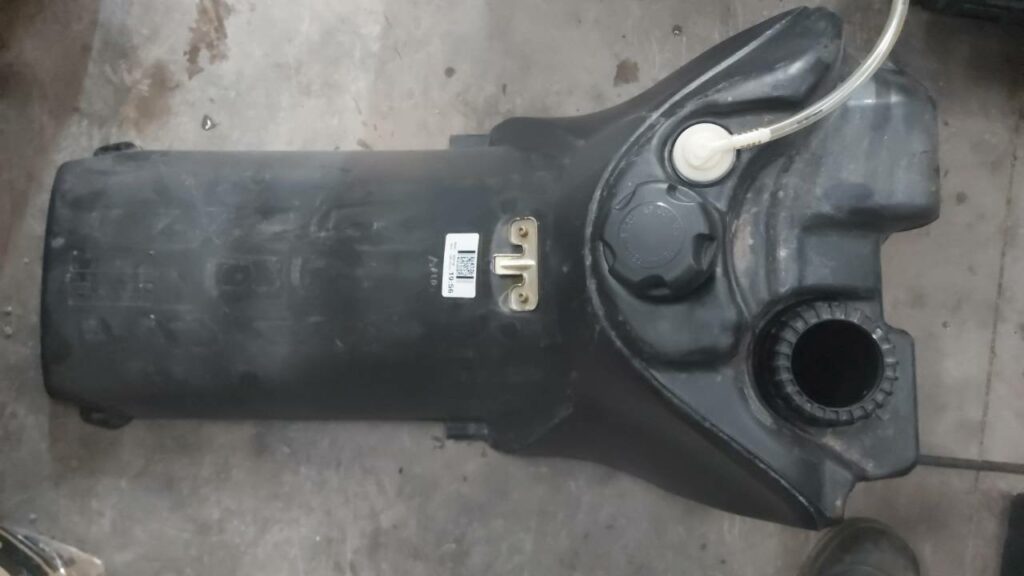 1999 2006 SX,SRX,Venture,Vmax,Mountain Max Fuel Tank Cross Roads