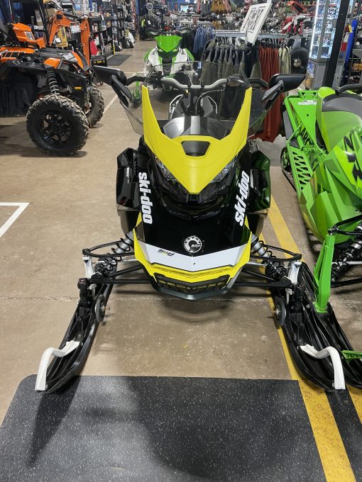 2018 Skidoo Blizzard 850 - Image 3