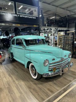 1947 Ford Super Deluxe