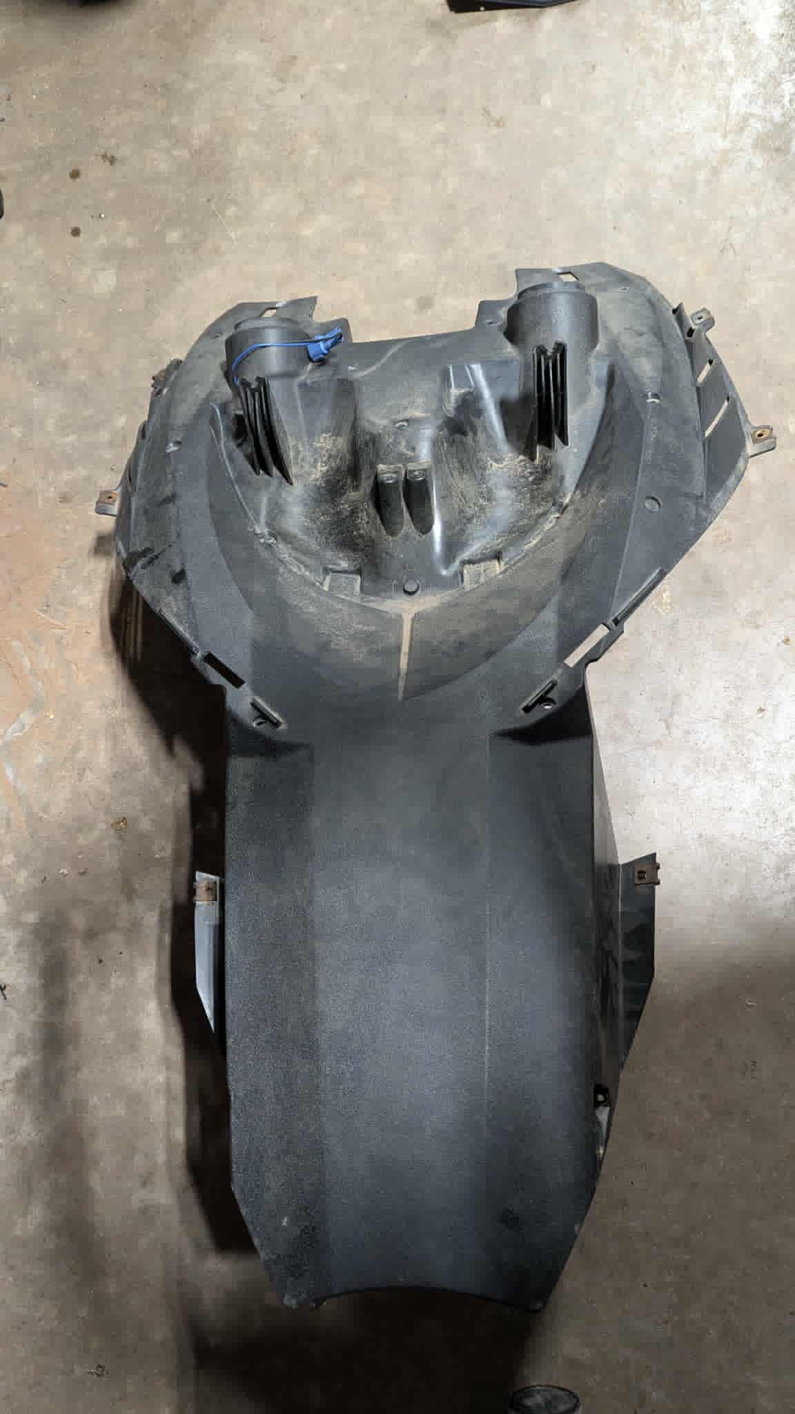 2012-17 XF 8000 SNO PRO 137 PLENUM,INTAKE-UPPER