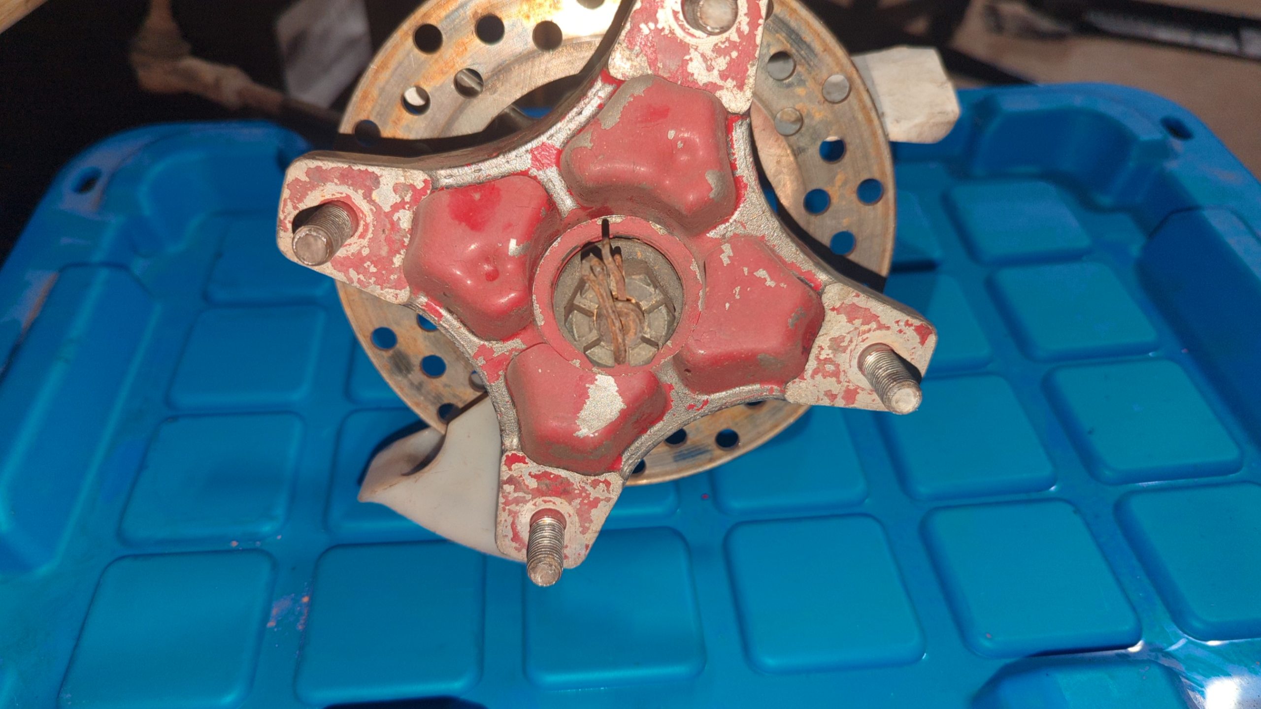 2006 - 2014 HondaTRX450 Hub & KNUCKLE, R. FR