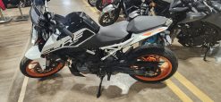 Alternative view of 2021 KTM Duke 200
