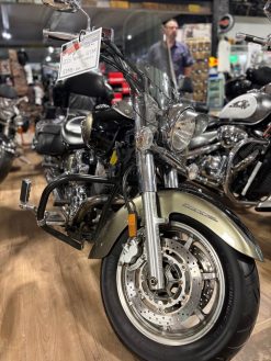 2005 Yamaha VStar 1100 - Image 2